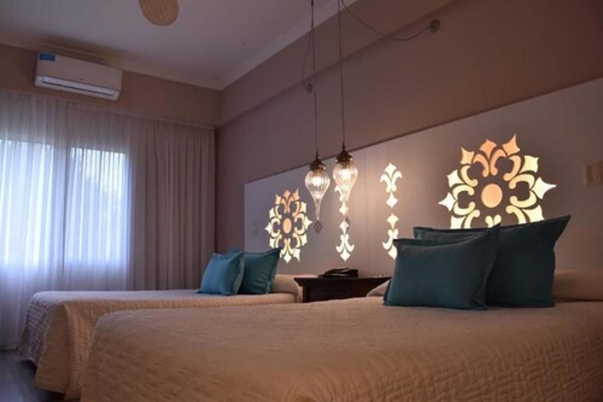 Hotel Howard Johnson By Wyndham Pilar