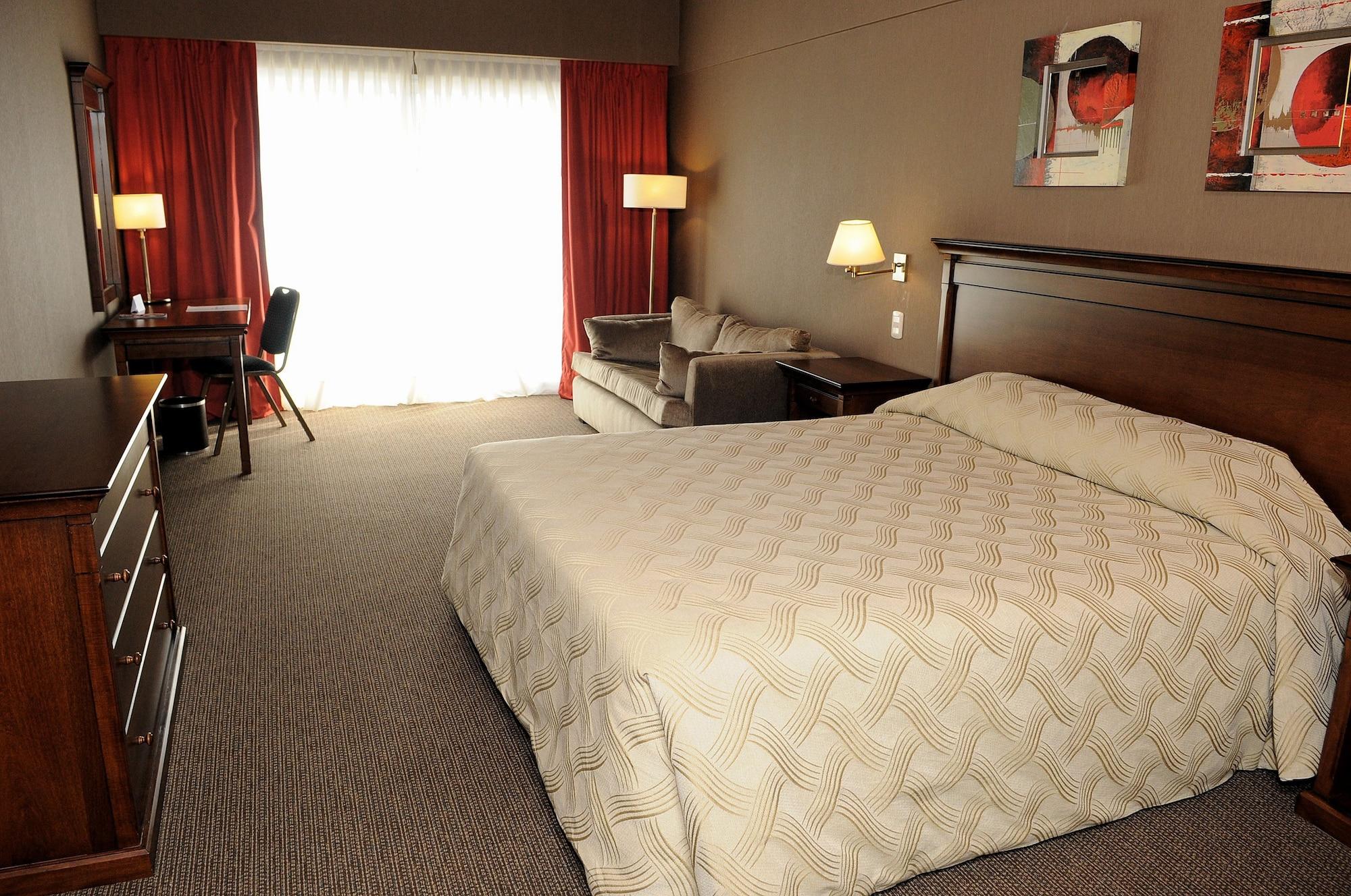 Hotel Howard Johnson By Wyndham Pilar 3*