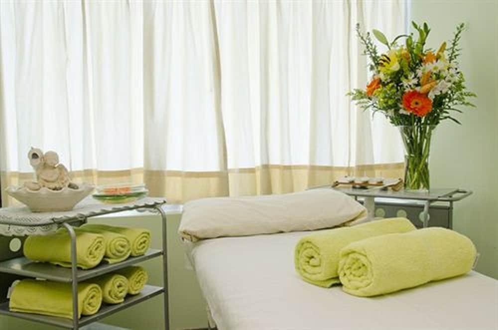 Howard Johnson By Wyndham Pilar Hotel 3*